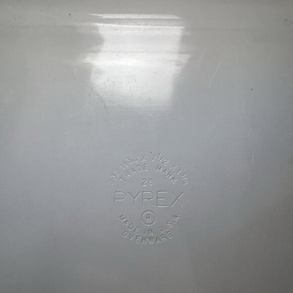 Vintage Pyrex Baking Dish & Woven Floral Casserole Travel/ Holder Basket Tray - Picture 8 of 10